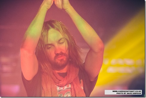 151124_Tame Impala_01_highsharp